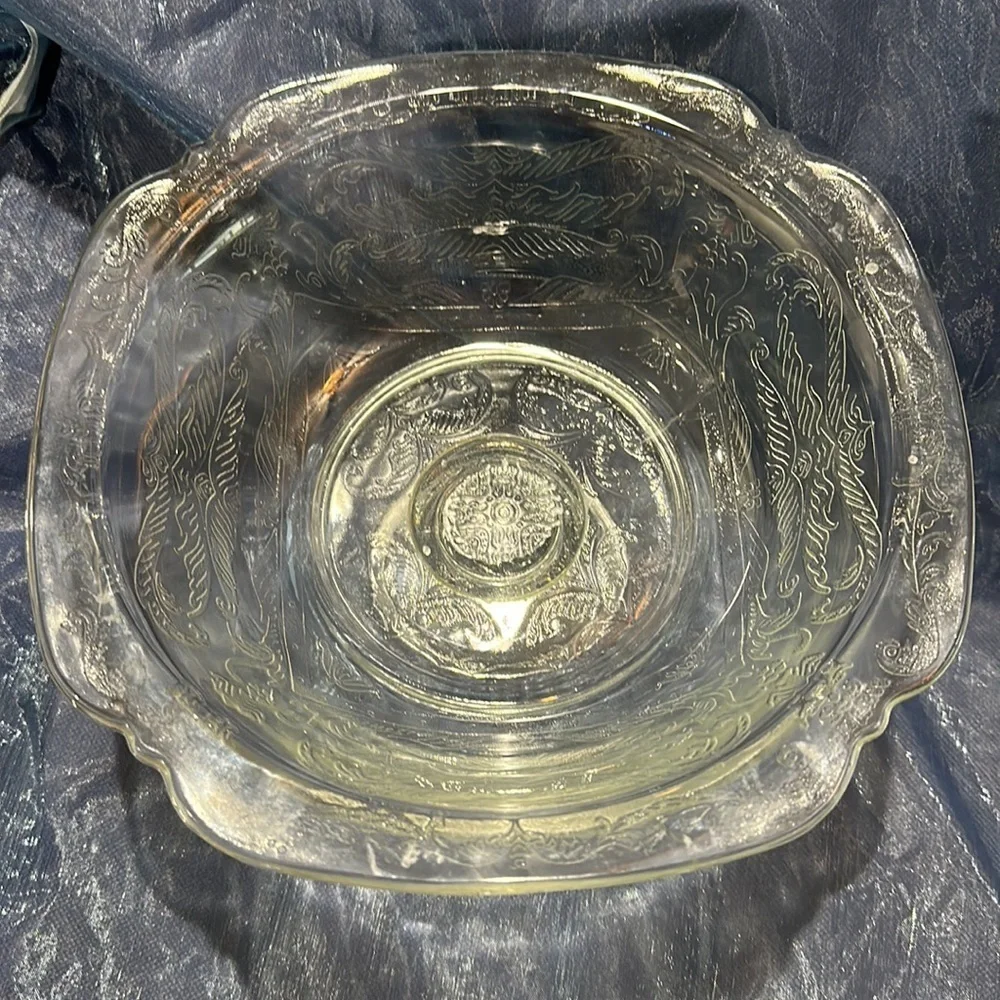 VINTAGE Depression Federal glass yellow Glass Madrid Footed Pedestal Bowl